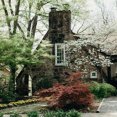 The Woodlawn Tudor Hot Springs Exterior photo
