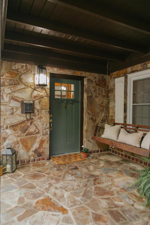 The Woodlawn Tudor Hot Springs Exterior photo